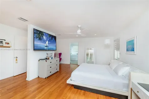654 Hampton Lane Key Biscayne FL 33149
