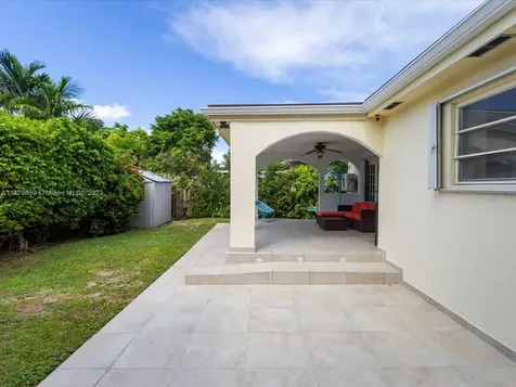 9056 Emerson Avenue Surfside FL 33154