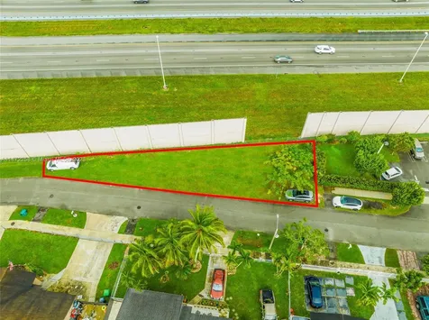 256 SW Street Homestead FL 33032
