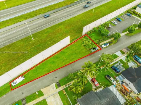 256 SW Street Homestead FL 33032