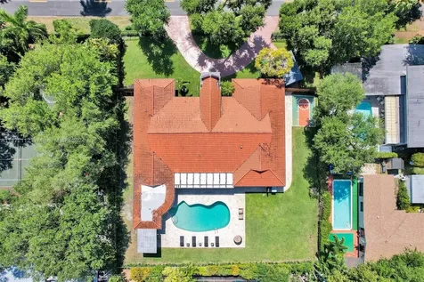 19105 NE 21st Avenue North Miami Beach FL 33179