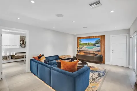 19105 NE 21st Avenue North Miami Beach FL 33179