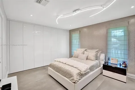 19105 NE 21st Avenue North Miami Beach FL 33179
