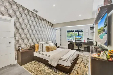 19105 NE 21st Avenue North Miami Beach FL 33179