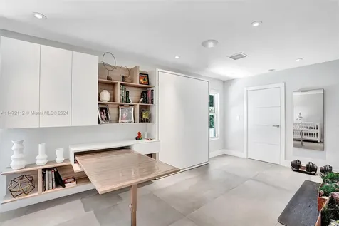19105 NE 21st Avenue North Miami Beach FL 33179
