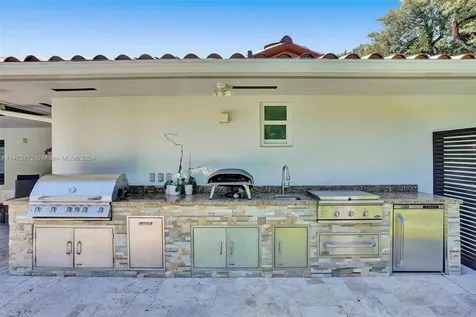 19105 NE 21st Avenue North Miami Beach FL 33179