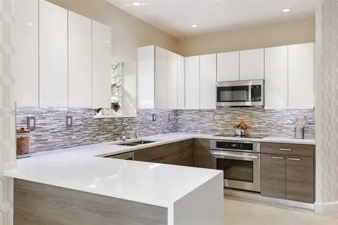 6859 SW 89th Terrace Pinecrest FL 33156
