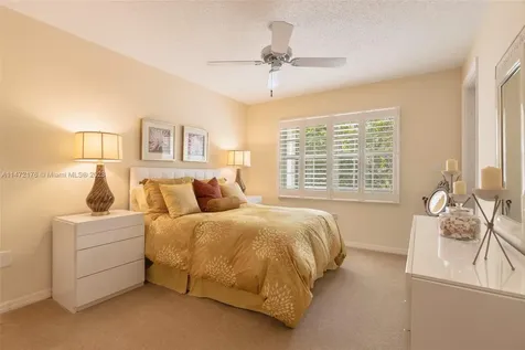 6859 SW 89th Terrace Pinecrest FL 33156