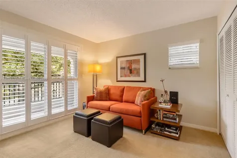 6859 SW 89th Terrace Pinecrest FL 33156