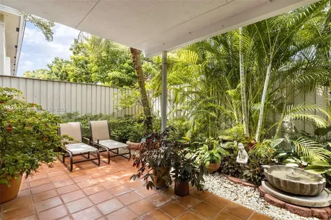 6859 SW 89th Terrace Pinecrest FL 33156