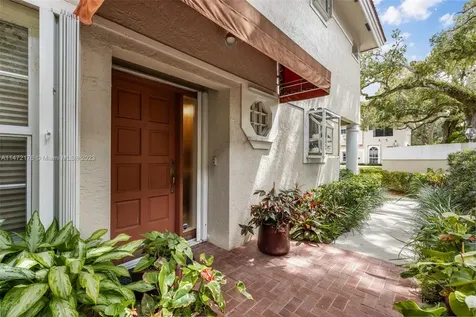 6859 SW 89th Terrace Pinecrest FL 33156