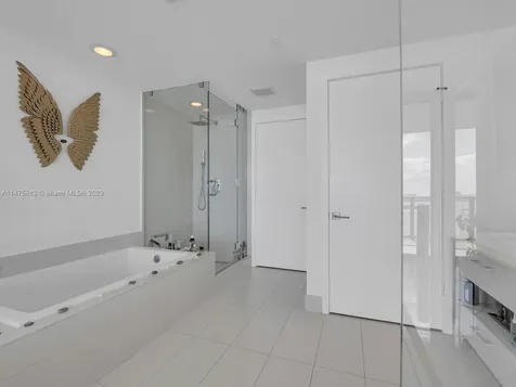 650 NE 32nd Street Miami FL 33137