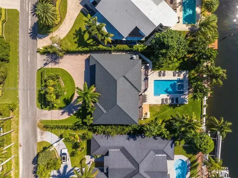 119 Holiday Drive Hallandale Beach FL 33009
