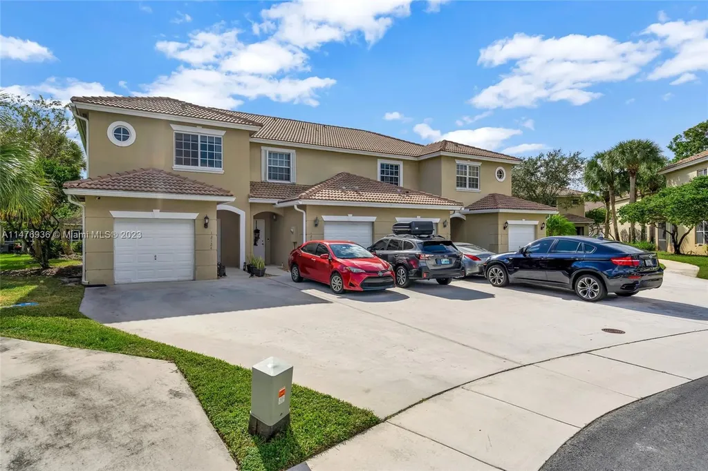 12124 SW 4th Street Pembroke Pines FL 33025