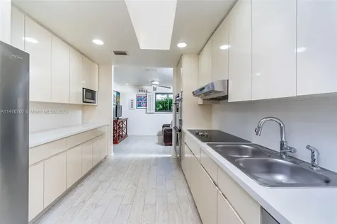 270 Cypress Drive Key Biscayne FL 33149