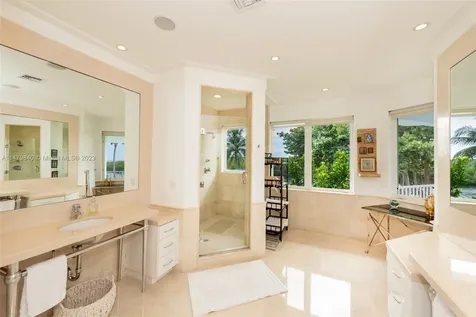 1095 Mariner Drive Key Biscayne FL 33149