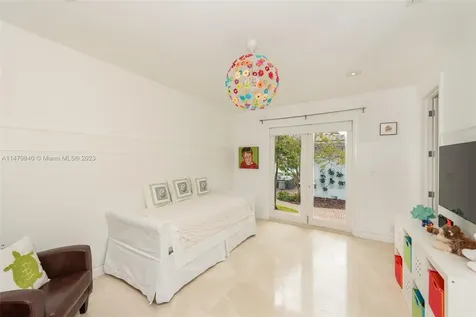 1095 Mariner Drive Key Biscayne FL 33149