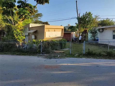 2234 NE 137 Street North Miami Beach FL 33181-1840