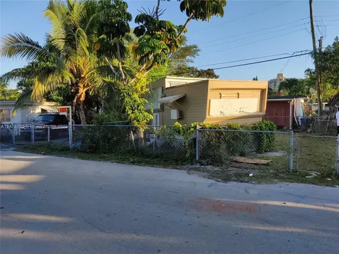 2234 NE 137 Street North Miami Beach FL 33181-1840