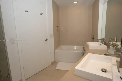 4111 S Ocean Drive Hollywood FL 33019