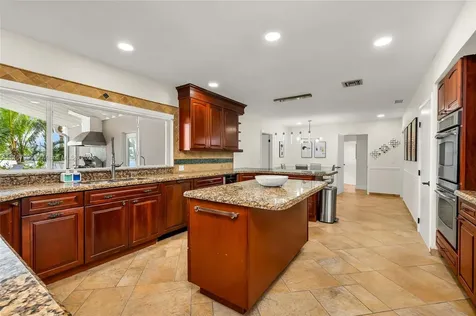 2500 NE 199th Street Miami FL 33180