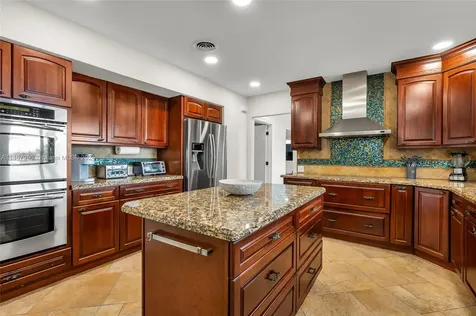 2500 NE 199th Street Miami FL 33180