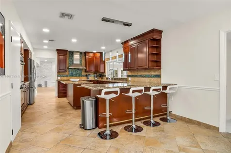 2500 NE 199th Street Miami FL 33180