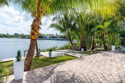 2500 NE 199th Street Miami FL 33180