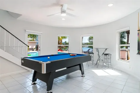2500 NE 199th Street Miami FL 33180