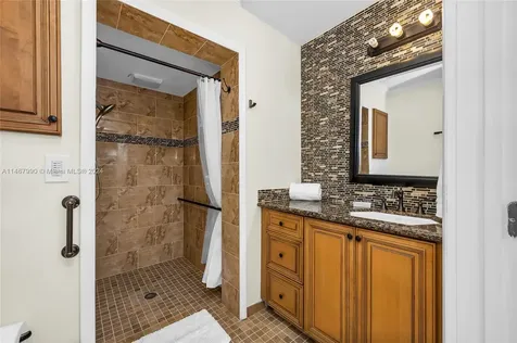 2500 NE 199th Street Miami FL 33180