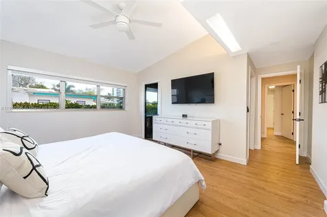 2500 NE 199th Street Miami FL 33180