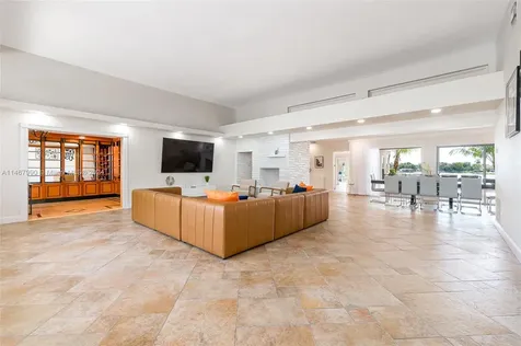 2500 NE 199th Street Miami FL 33180