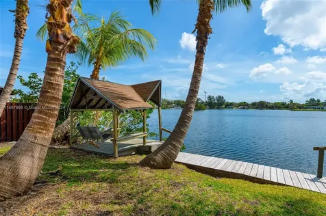 2500 NE 199th Street Miami FL 33180