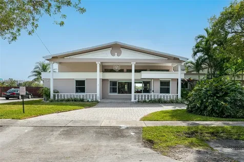 2500 NE 199th Street Miami FL 33180