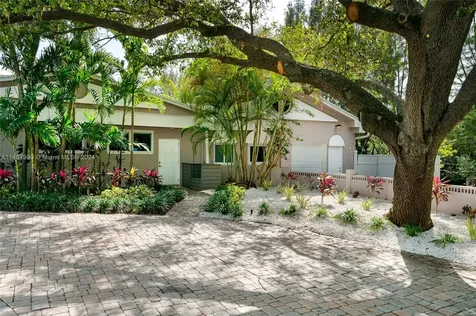 2500 NE 199th Street Miami FL 33180