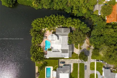 2500 NE 199th Street Miami FL 33180