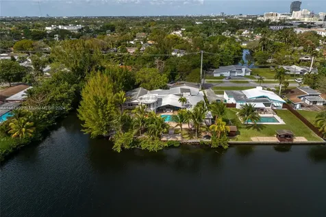 2500 NE 199th Street Miami FL 33180