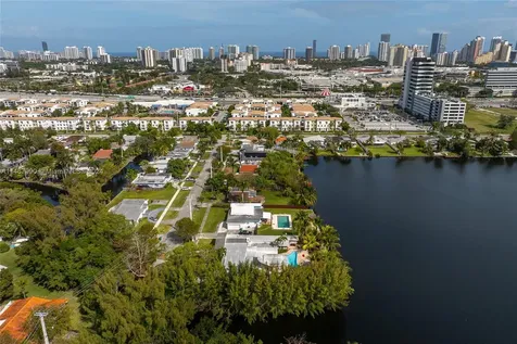2500 NE 199th Street Miami FL 33180