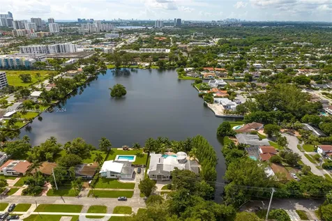 2500 NE 199th Street Miami FL 33180
