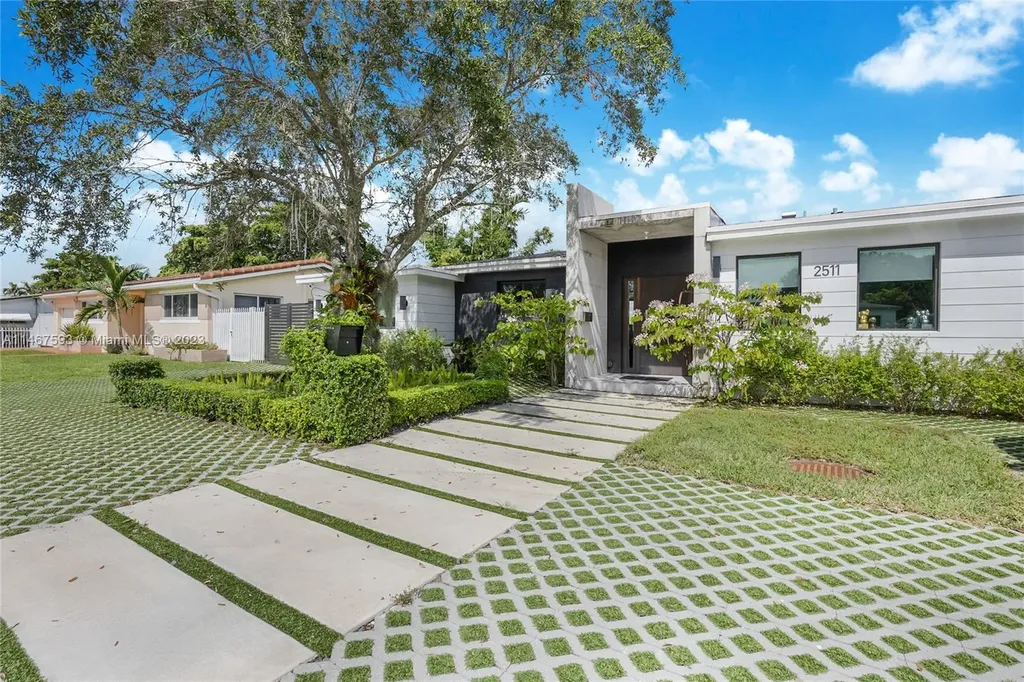 2511 NE 209th Terrace Miami FL 33180