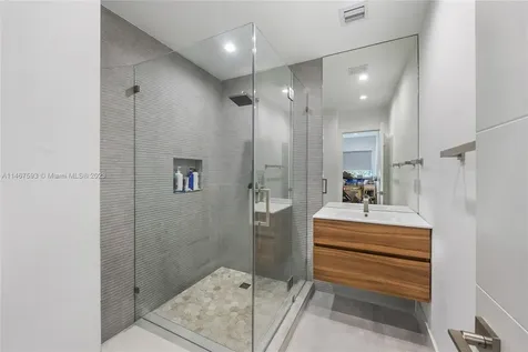 2511 NE 209th Terrace Miami FL 33180