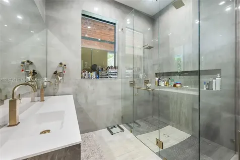 2511 NE 209th Terrace Miami FL 33180