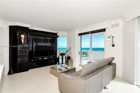 21200 Point Place Aventura FL 33180