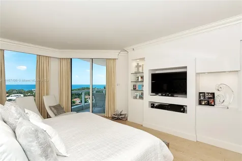 21200 Point Place Aventura FL 33180
