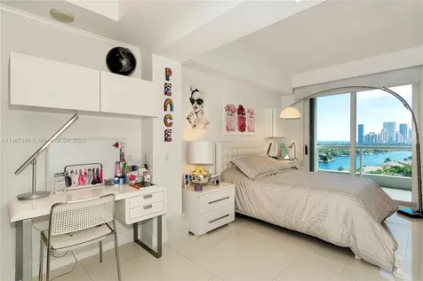21200 Point Place Aventura FL 33180
