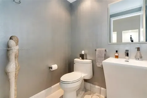 21200 Point Place Aventura FL 33180