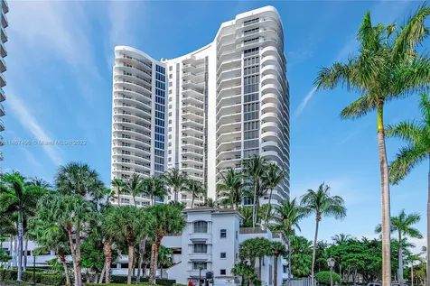 21200 Point Place Aventura FL 33180
