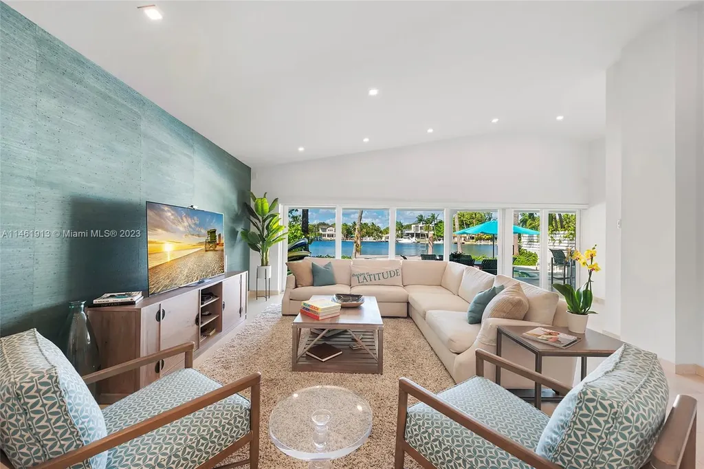 8834 Hawthorne Avenue Surfside FL 33154