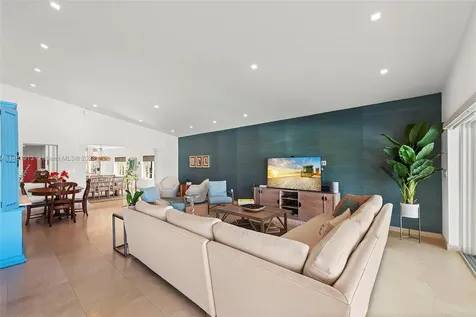 8834 Hawthorne Avenue Surfside FL 33154
