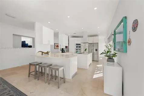8834 Hawthorne Avenue Surfside FL 33154
